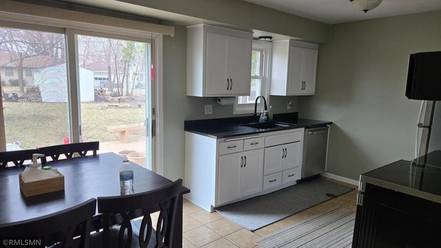 120 Oakwood Road, Apple Valley, MN 55124