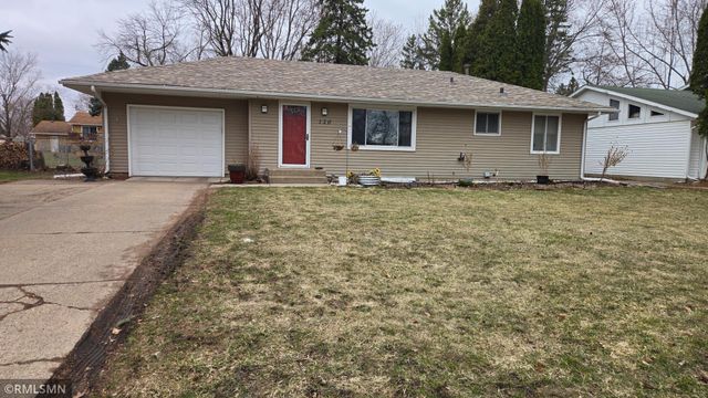 120 Oakwood Road, Apple Valley, MN 55124