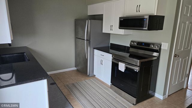 120 Oakwood Road, Apple Valley, MN 55124