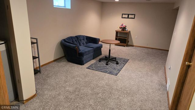 120 Oakwood Road, Apple Valley, MN 55124