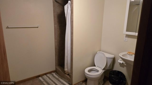 120 Oakwood Road, Apple Valley, MN 55124