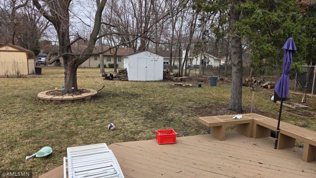 120 Oakwood Road, Apple Valley, MN 55124