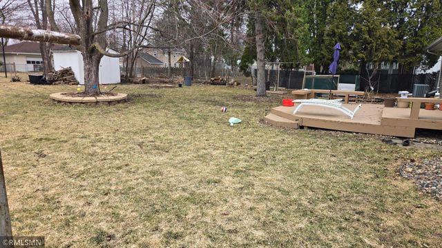 120 Oakwood Road, Apple Valley, MN 55124