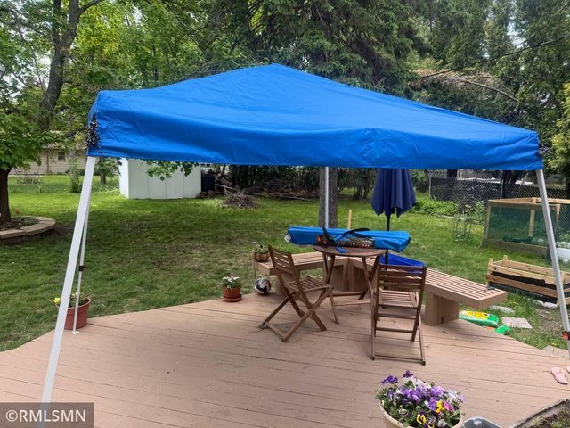 120 Oakwood Road, Apple Valley, MN 55124