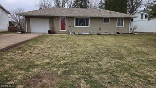 120 Oakwood Road, Apple Valley, MN 55124