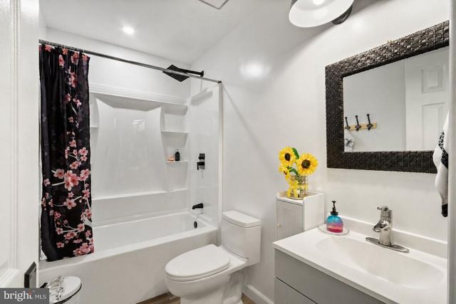 6416 ROYAL OAKS DR, Fredericksburg, VA 22407