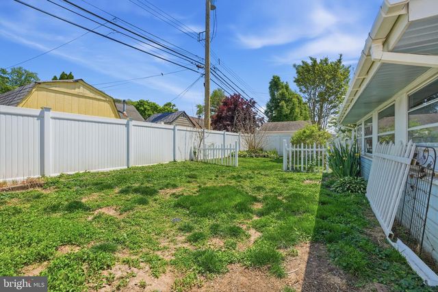 14 HEMLOCK RD, Levittown, PA 19056