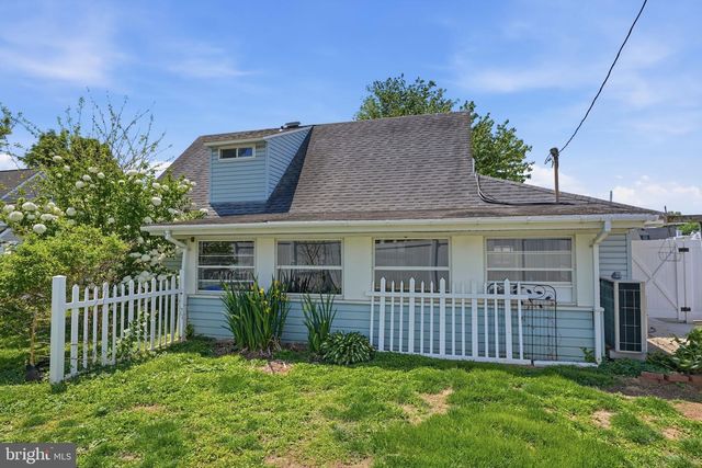 14 HEMLOCK RD, Levittown, PA 19056