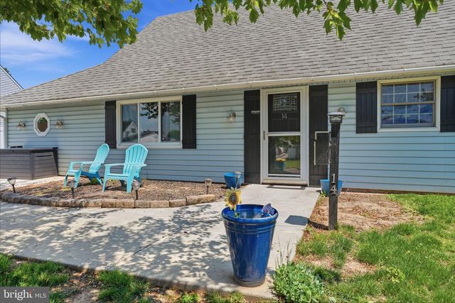 14 HEMLOCK RD, Levittown, PA 19056