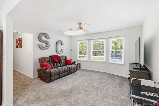 20 Charter Court, Manorville, NY 11949