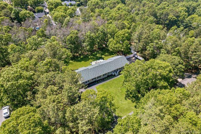 20 Charter Court, Manorville, NY 11949