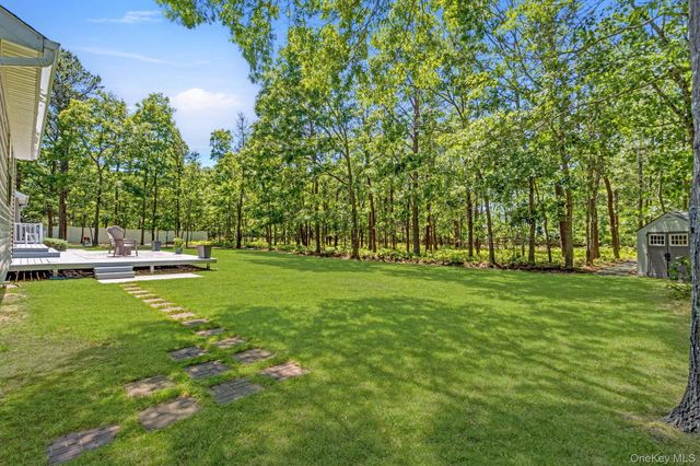20 Charter Court, Manorville, NY 11949