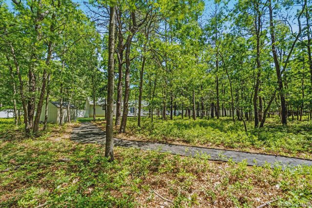 20 Charter Court, Manorville, NY 11949