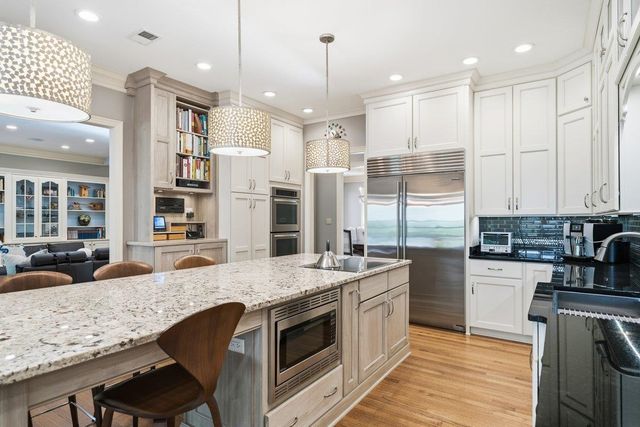 9658 E DOVE MEADOW CV, Germantown, TN 38139