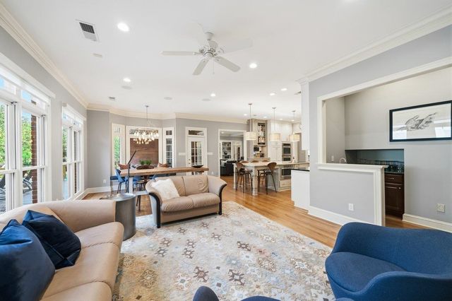 9658 E DOVE MEADOW CV, Germantown, TN 38139