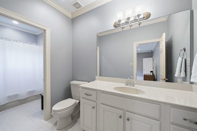9658 E DOVE MEADOW CV, Germantown, TN 38139