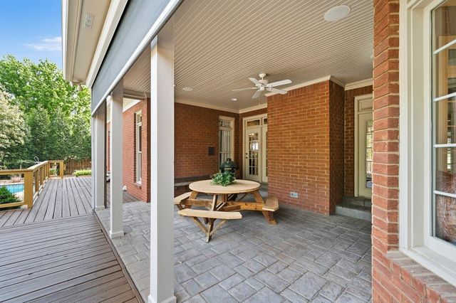 9658 E DOVE MEADOW CV, Germantown, TN 38139