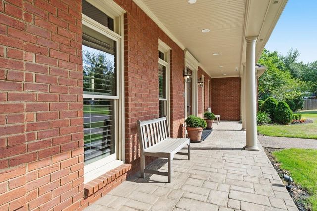9658 E DOVE MEADOW CV, Germantown, TN 38139
