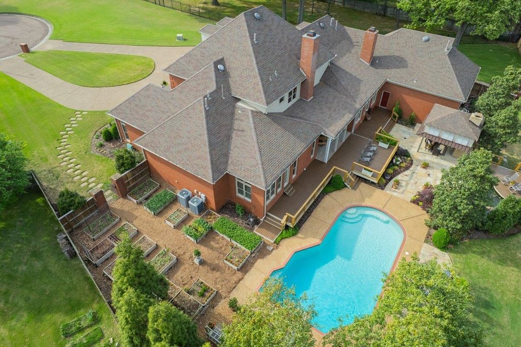 9658 E DOVE MEADOW CV, Germantown, TN 38139