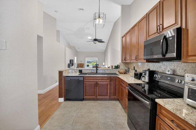 6112 Caladium Road, Delray Beach, FL 33484
