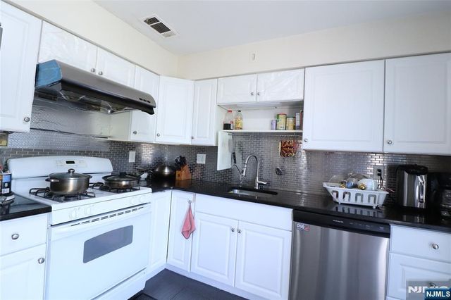 1359 15th Street, Fort Lee, NJ 07024