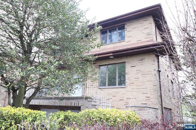 1359 15th Street, Fort Lee, NJ 07024
