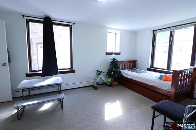 1359 15th Street, Fort Lee, NJ 07024