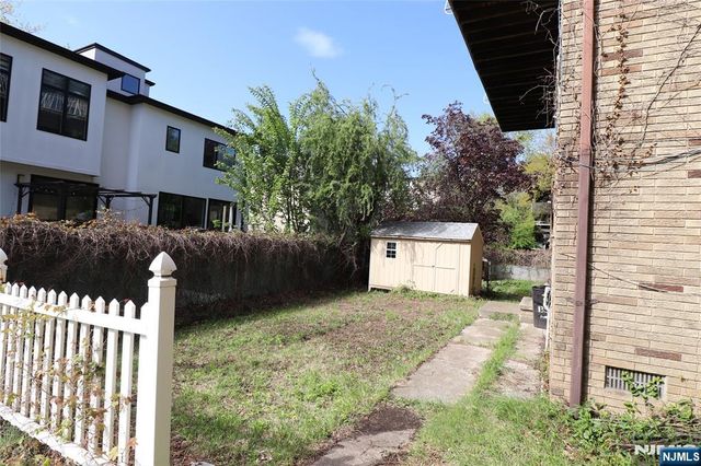 1359 15th Street, Fort Lee, NJ 07024