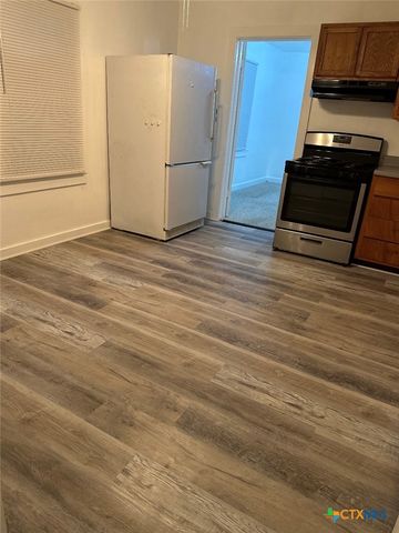 310 W Avenue A, Copperas Cove, TX 76522