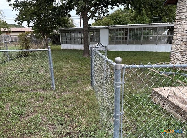310 W Avenue A, Copperas Cove, TX 76522