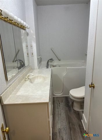 310 W Avenue A, Copperas Cove, TX 76522