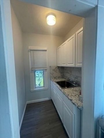 10 Delaware 2, Somerville, MA 02145