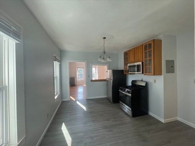 10 Delaware 2, Somerville, MA 02145