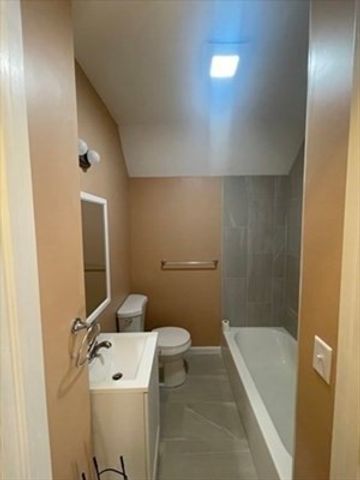 10 Delaware 2, Somerville, MA 02145