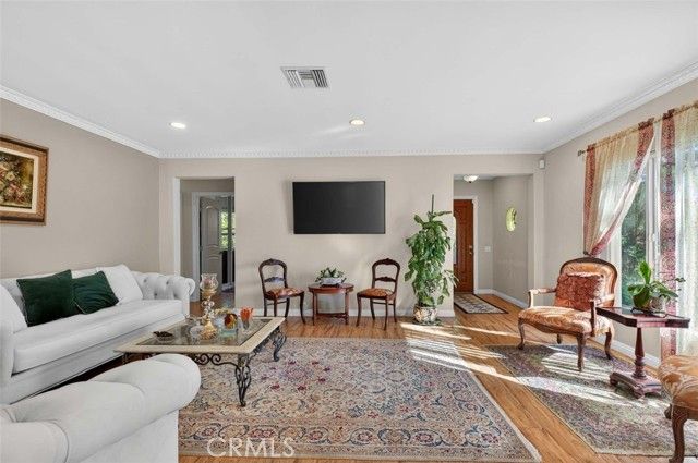 820 S Kenneth, Burbank, CA 91501