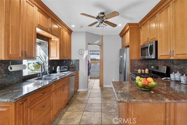 820 S Kenneth, Burbank, CA 91501