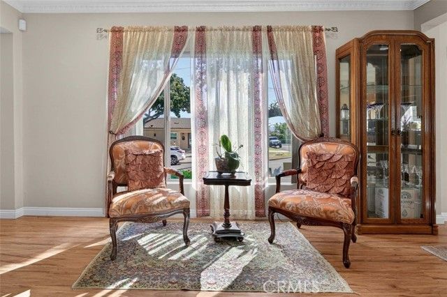 820 S Kenneth, Burbank, CA 91501