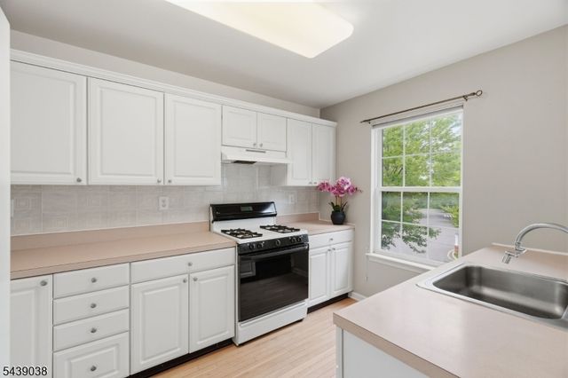9 Knox Ct., Bernards Twp., NJ 07920