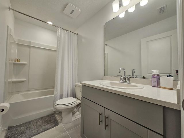 4451 ARLINGTON AVENUE 44, St Cloud, FL 34769