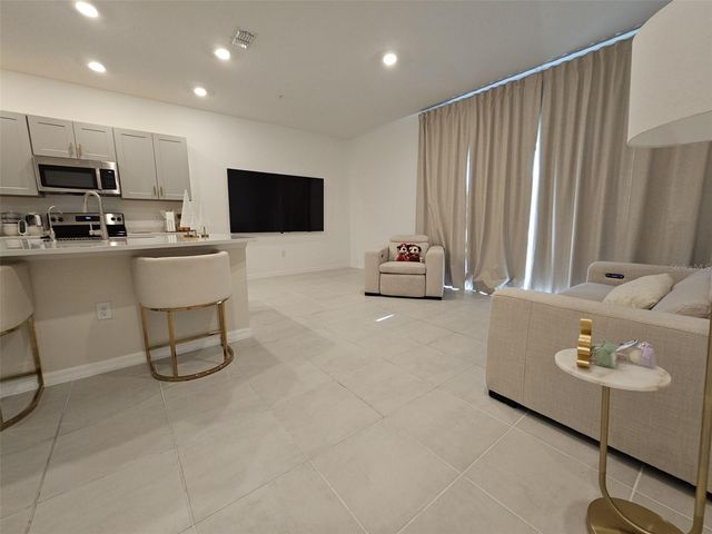 4451 ARLINGTON AVENUE 44, St Cloud, FL 34769