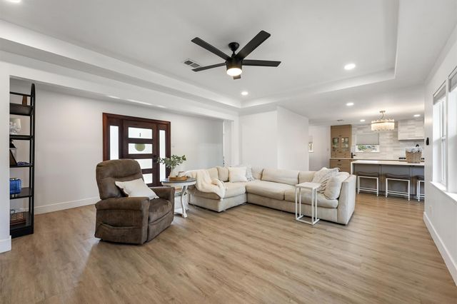 2502 Gerol Circle, Galveston, TX 77551