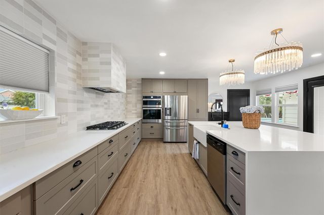 2502 Gerol Circle, Galveston, TX 77551