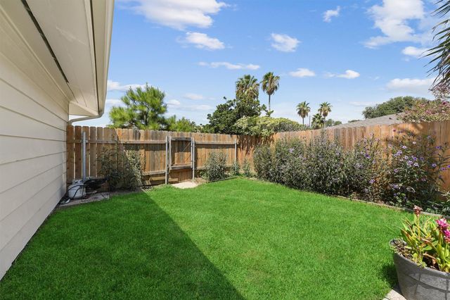 2502 Gerol Circle, Galveston, TX 77551