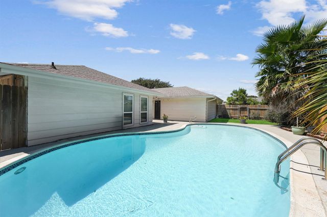 2502 Gerol Circle, Galveston, TX 77551
