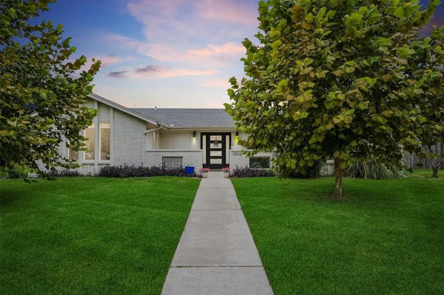 2502 Gerol Circle, Galveston, TX 77551