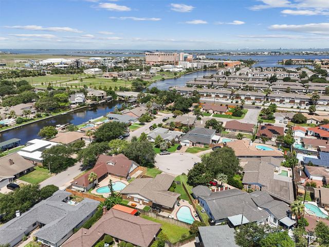 2502 Gerol Circle, Galveston, TX 77551