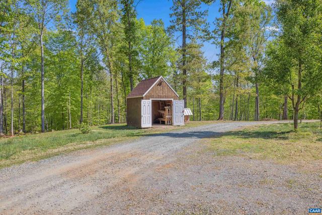 2947 MERRIE MEADOWS LN, Keswick, VA 22947