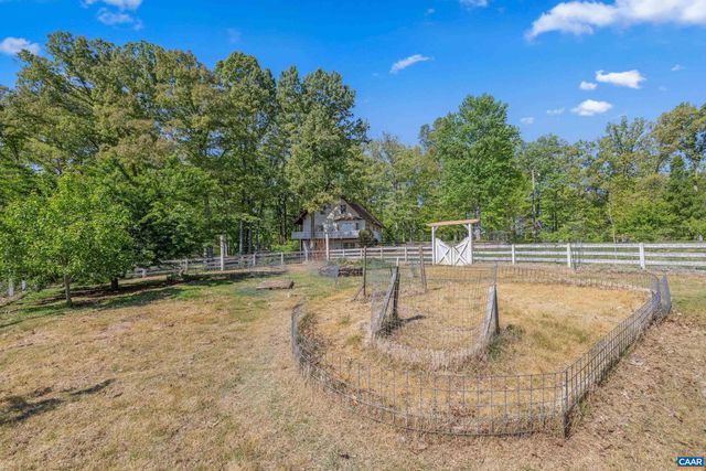 2947 MERRIE MEADOWS LN, Keswick, VA 22947
