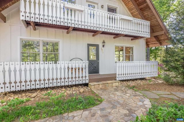 2947 MERRIE MEADOWS LN, Keswick, VA 22947