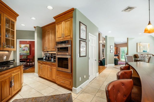 30 Autumn Lane, Hamilton, MA 01982